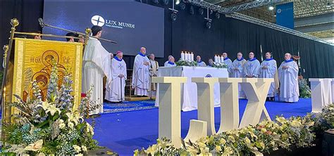 M S De Personas Participaron En La I Feria Diocesana Lux Mundi