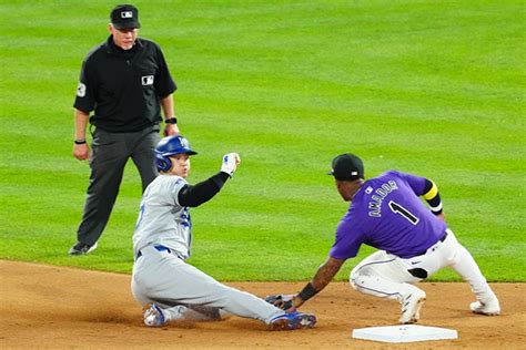 大谷翔平、日本人2位の通算102盗塁 松井稼頭央氏に並ぶ敵軍チャレンジも判定変わらず Full Count