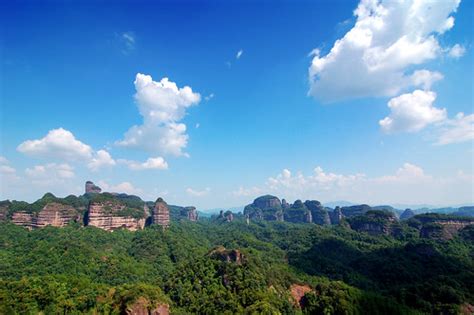 Riding the High-Speed Railway to Danxia Shan – DL's Travels