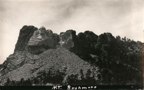 Mt Rushmore Keystone Sd Postcard