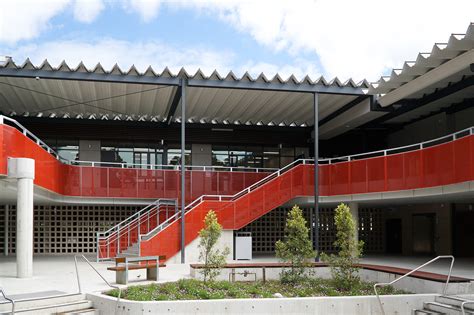 Classroom Facade, Oxford Falls Grammar - Arrow Metal