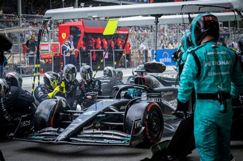 Mercedes Amg Petronas Formula One Team Office Photos Glassdoor