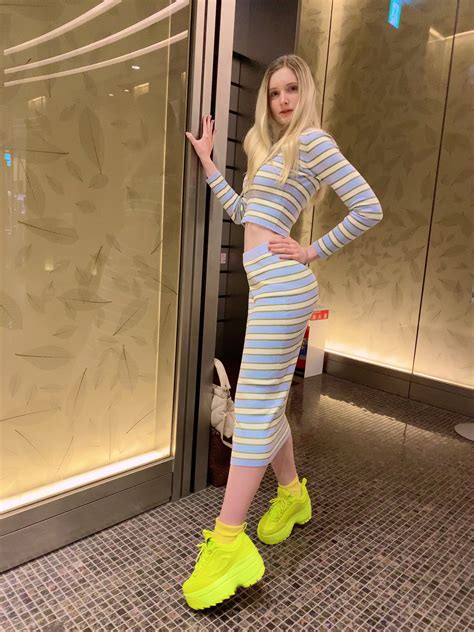 Lily Hart Emma Lawrence E Jfdofuuaicqwx Porn Pic