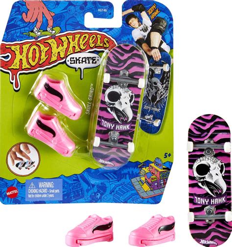 Hot Wheels Skate Tony Hawk Fingerboard And Skate Shoes Toy For Kids