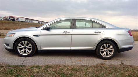 Buy Repos Online - 2010 Ford Taurus SEL 114946