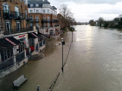 Floods: Staines - Surrey Live