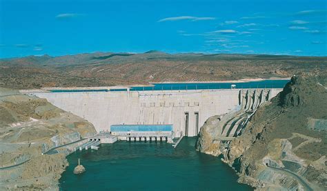 Embalse de Piedra del Águila Represa de Piedra del Águila