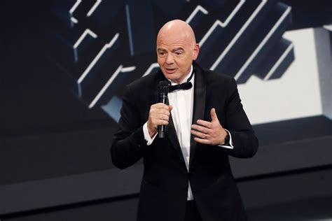 Zelfs Fifa Voorzitter Infantino Spreekt Zich Uit Over Aanstekerincident