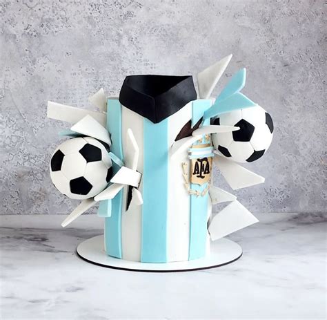 Pin By Sunshine On Cake Designs Football Themed Cakes Football