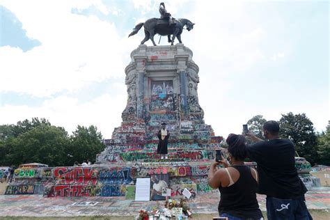 Robert E. Lee statue becomes epicenter of protest movement | The ...