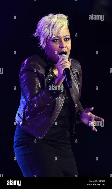 Emeli Sande 2011 Hi Res Stock Photography And Images Alamy