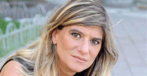 Federica Angeli chi è vita privata la giornalista autrice di A mano