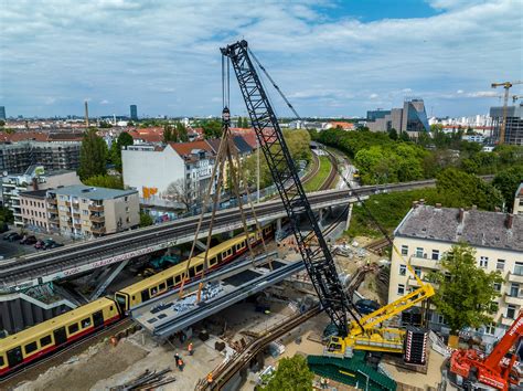 Liebherr Crawler Crane Completes Tonne Lifts Cranes Lifting