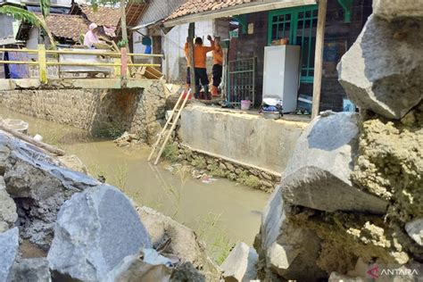 1 001 Jiwa Terdampak Banjir Bandang Di Leuwisadeng Bogor ANTARA News