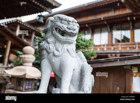 Japanese lion statue Stock Photo - Alamy