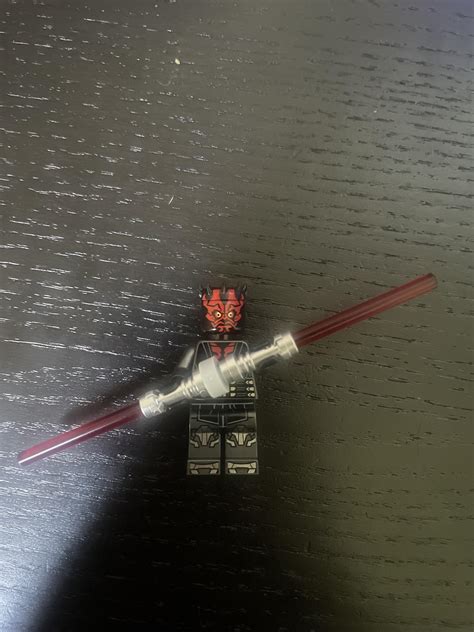 I made Darth Maul a two handed lightsaber : legostarwars