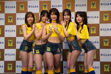 人気レースクイーン、現役アイドルらで結成！ 才能と個性が溢れる『3代目シントトロイデンガールズ』お披露目 無料のアプリでラジオを聴こう