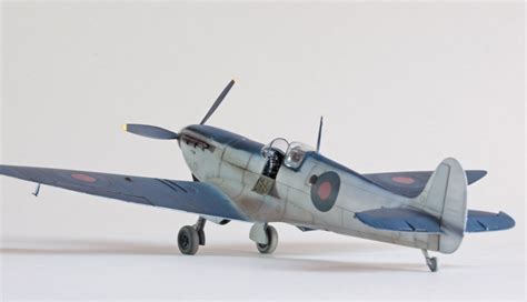 Supermarine Spitfire PR Mk IV Kitchecker Modell Journal