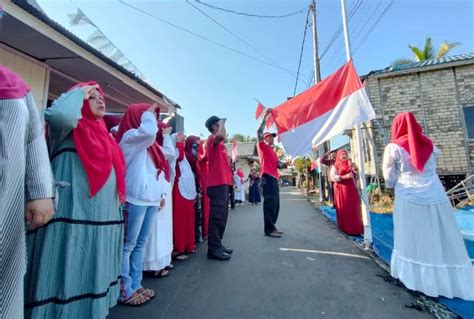 HUT RI Ke 78 Emak Emak Murung Raya Tak Mau Ketinggalan Gelar Upacara