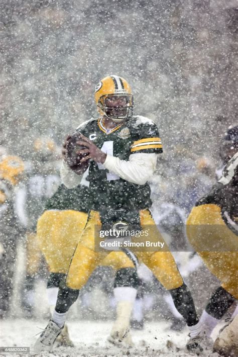 Green Bay Packers Qb Brett Favre In Action Vs Seattle Seahawks At News Photo Getty Images