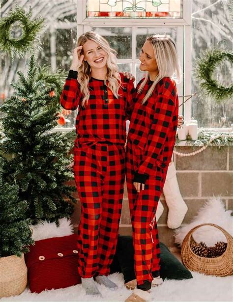 19 Cute Matching Christmas Pajamas For Couples