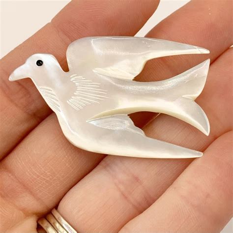 Vintage Jewelry Vintage Carved Mother Of Pearl Shell Peace Dove