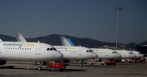 Serveis mínims de fins al 74 a l aeroport del Prat per la vaga de Vueling