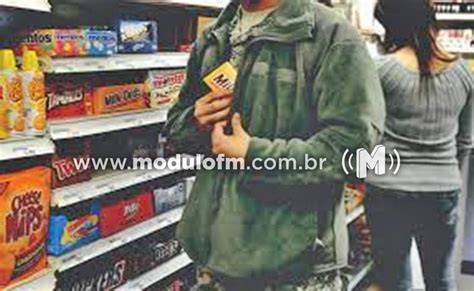 Casal Furta Mercadorias Em Supermercado E Foge Sem Ser Notado Em