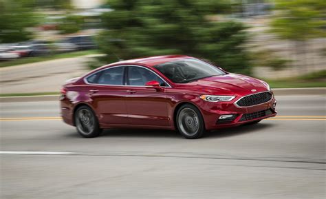 Ford Fusion Reviews Ford Fusion Price Photos And Specs Car And Driver