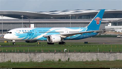 B China Southern Airlines Boeing Dreamliner Photo By Volvo