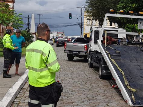 Prefeitura fiscaliza serviços de transporte no centro de Manaus