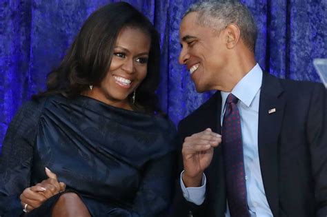 Barack E Michelle Obama Voltam à Casa Branca Para Revelar Retratos