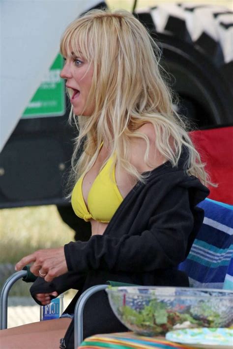 Anna Faris In Yellow Bikini On The Set Of Overboard Gotceleb