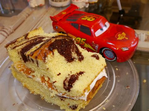 Suzy Homefaker: Lightning McQueen Cake Disney Cars