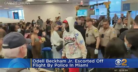 Odell Beckham Jr Escorted Off Flight By Police Cbs New York