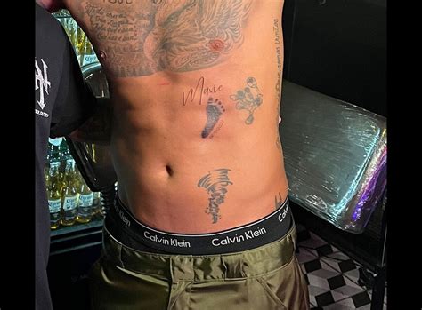 Foto Em detalhe a nova tatuagem de Neymar em homenagem à filha Mavie