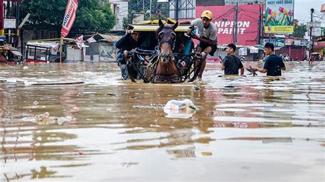 Lima Kecamatan Kabupaten Bandung Terendam Banjir Foto Tempo Co