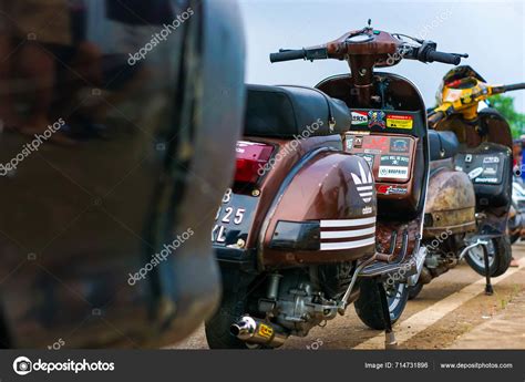 Subang West Jav Indonesia April 2024 Old Vespas Parked Side — Stock ...