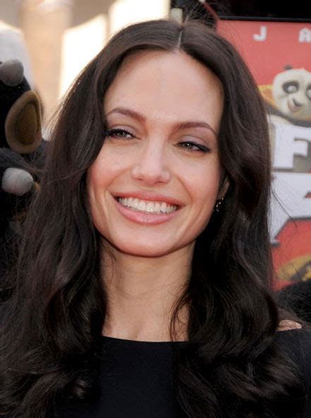 20 Images Of Angelina Jolie Without Makeup