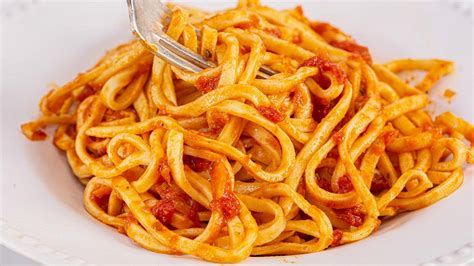 Homemade Spaghetti With Marinara Sauce Recipe Pasta Grannies Recipe Rachael Ray Show