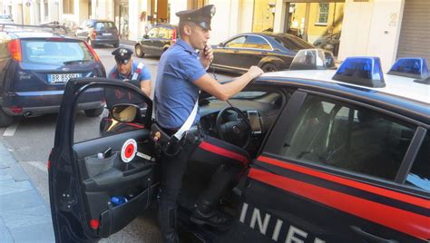 Bologna Pistola Alla Testa Alla Tabaccaia Dammi Lincasso