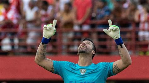 Cruzeiro Renova O Goleiro F Bio At Dezembro De Not Cias