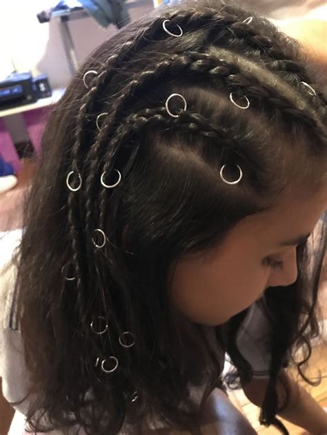 Trenzas cocidas argollas | Peinados con trenzas cocidas, Peinados con ...