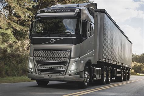 Novo Volvo FH chega ao Brasil e traz inovações para toda a linha de