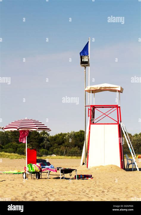 Life Guard Post Hi Res Stock Photography And Images Alamy