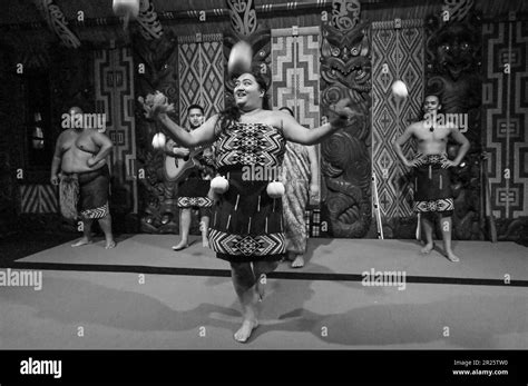 Danza Maori Foto E Immagini Stock In Bianco E Nero Alamy