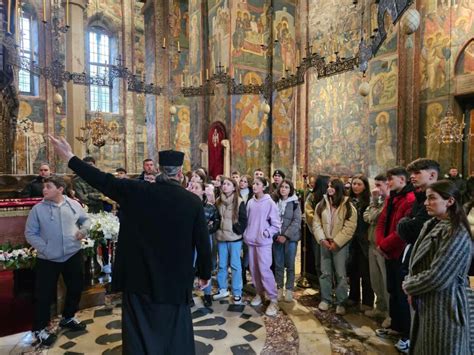 Deca Iz De Ana I Okolnih Sela Posetila Manastir Kossev