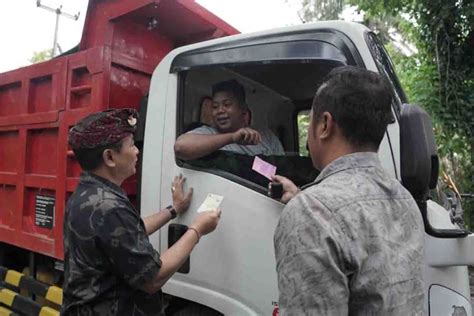 Sopir Truk Galian C Lewat Jalur Tikus Hindari Pajak Pengawasan Pos