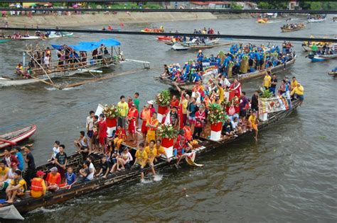 Fluvial Procession at the Calumpit Libad Festival in Bulacan | Travel to the Philippines