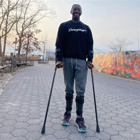 Man Walks 1 Year After Being Paralyzed In Bicycle Crash Good Morning